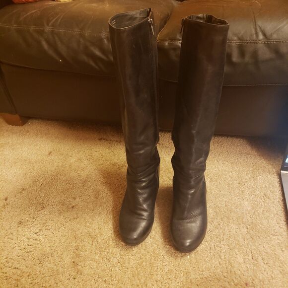 Aldo wedge black boot
Side zipper 
Size 6.5 - Picture 1 of 6